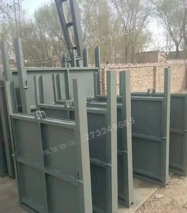 南山灰色方形钢制闸门