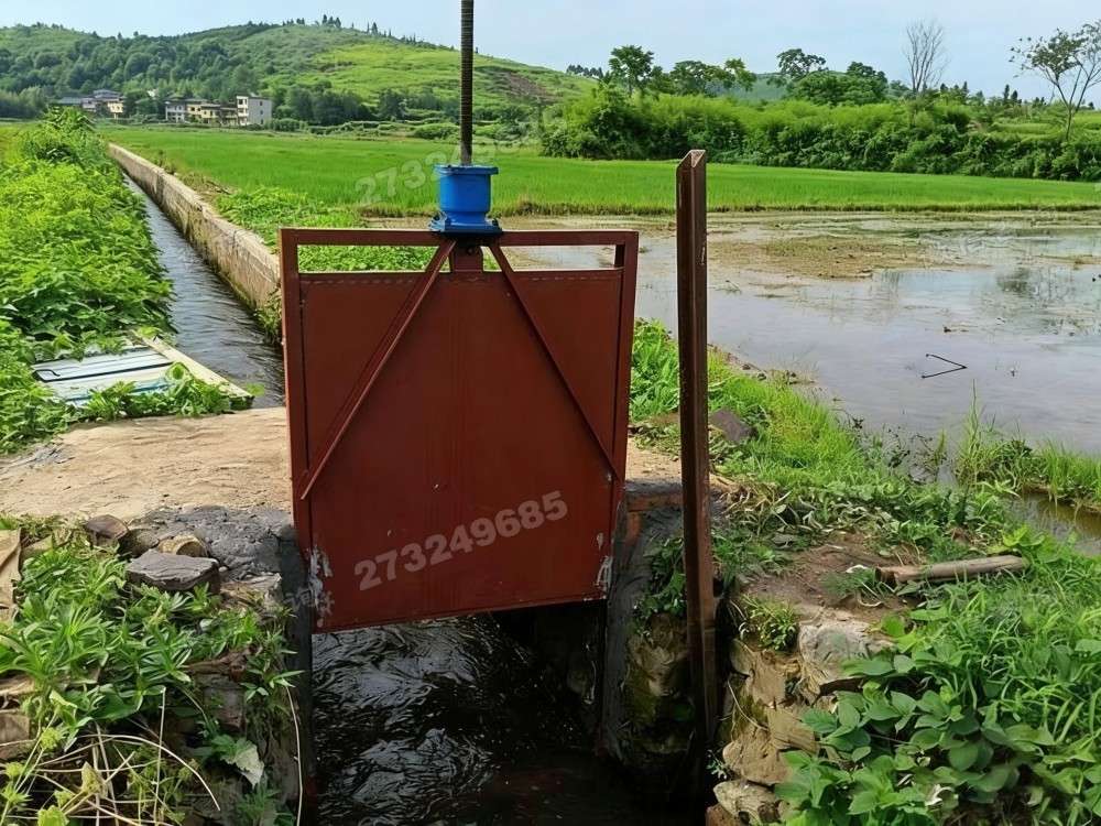 卓资县水稻田铸铁闸门