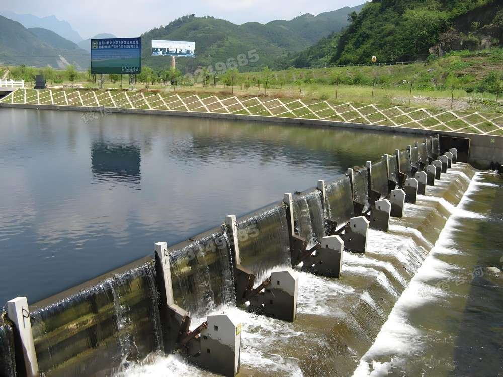 洪雅县阶梯式液压钢坝